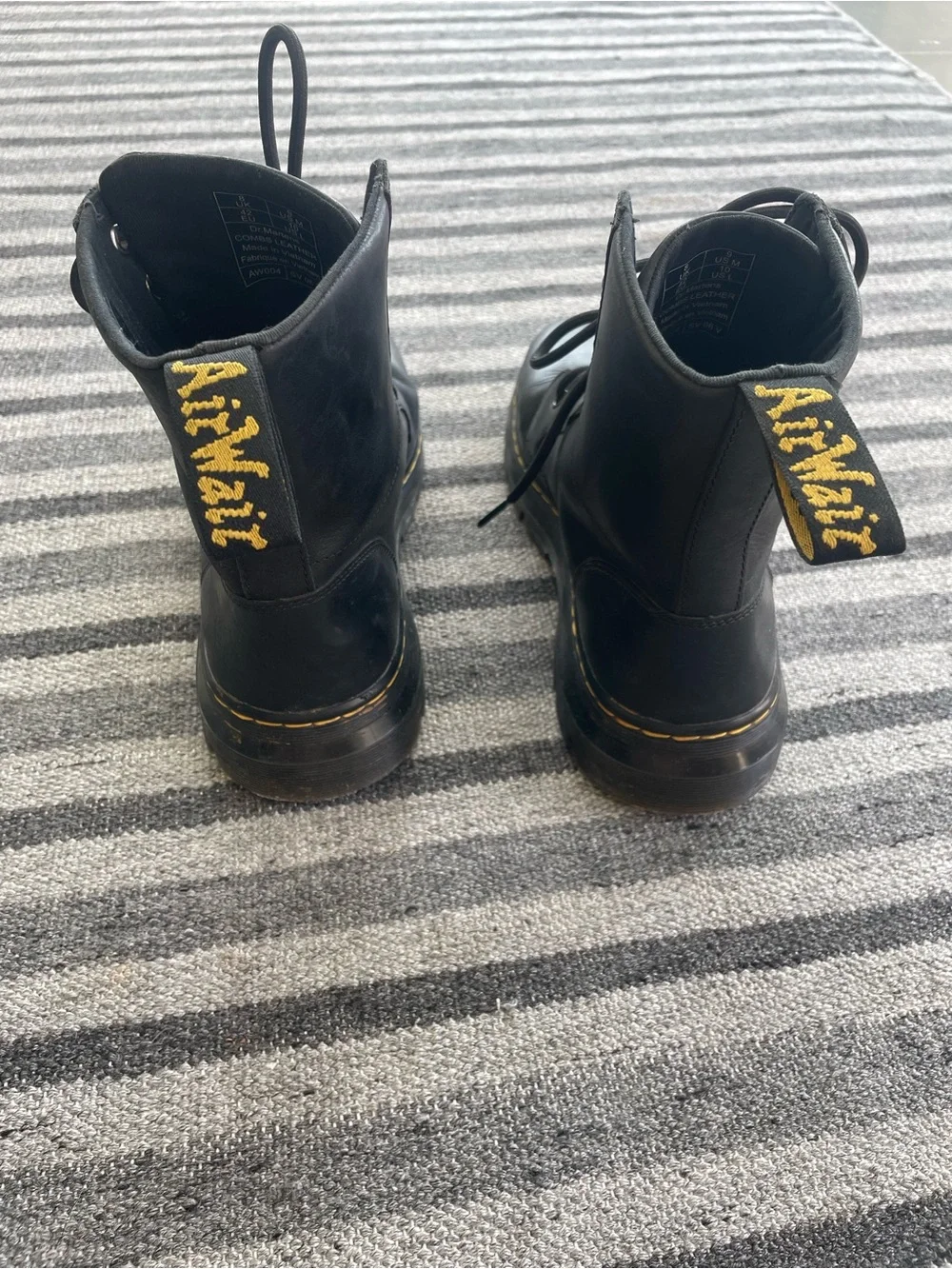 Doc Martens Black Leather Combs Combat Boots - Men's 9 (42 EU)